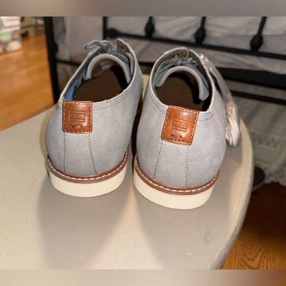 Tommy Hilfiger Men's Lace Up Light Gray Oxfords - Picture 5 of 7